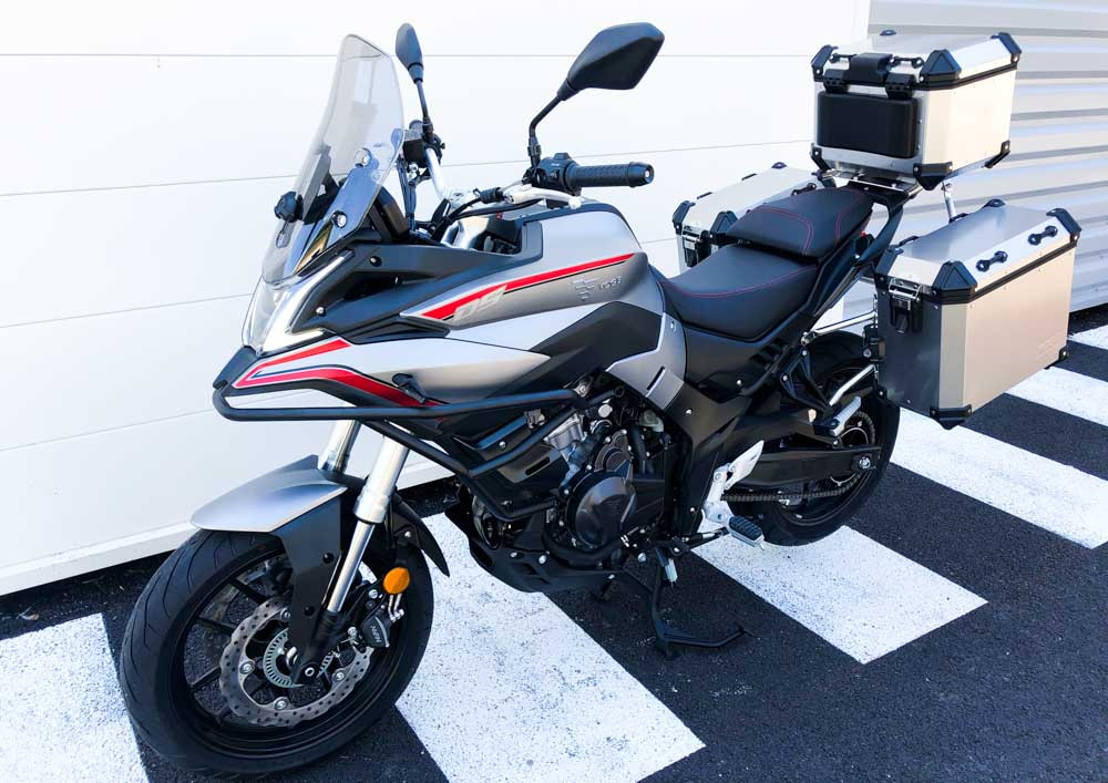 Valence Suzuki GSX-S 1000 motorcycle rental 15727
