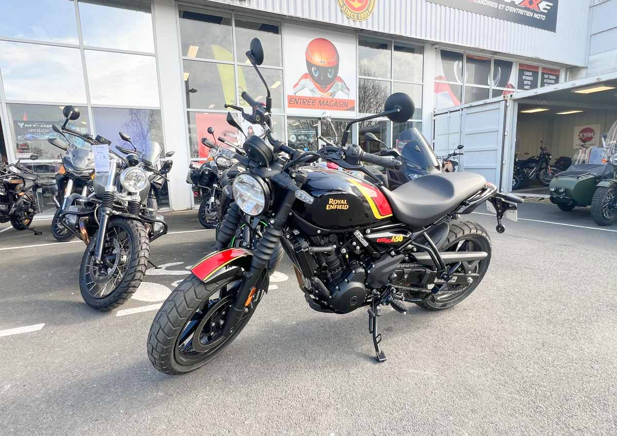 Nancy Guzzi V7 Stone motorcycle rental 14939