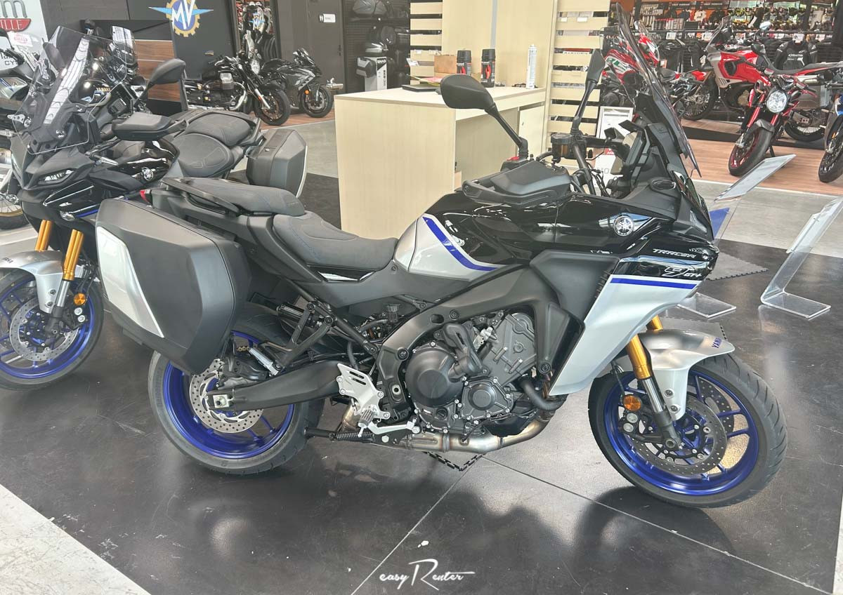 Location Moto Granville Yamaha MT09 Tracer 1