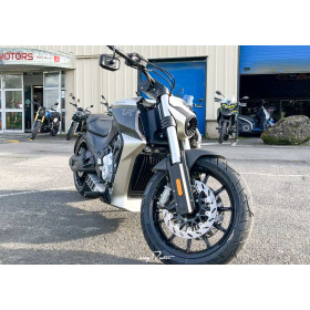 motorcycle rental Benda LFC 700