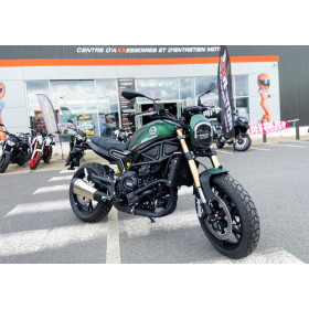 motorcycle rental Benelli Leoncino 800