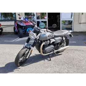 motorcycle rental Brixton Cromwell 1200