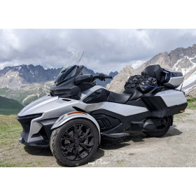motorcycle rental Can-Am Spyder RT