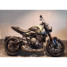 motorcycle rental Triumph Trident 660