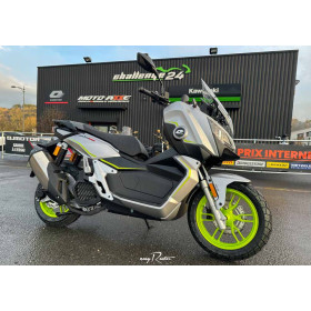 motorcycle rental QJ Motor ATR 125