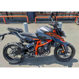 motorcycle rental KTM 390 Duke A2
