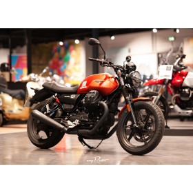 motorcycle rental Moto Guzzi V7 Stone A2