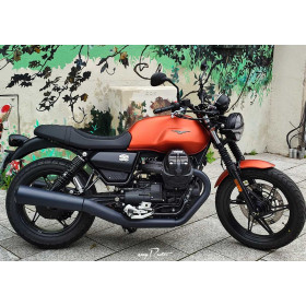 motorcycle rental Moto Guzzi V7 Stone