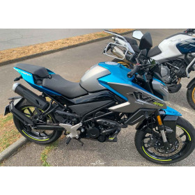 motorcycle rental CF Moto 125 NK