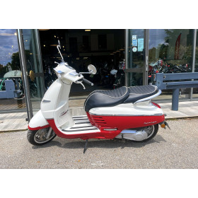 motorcycle rental Peugeot 125 Django