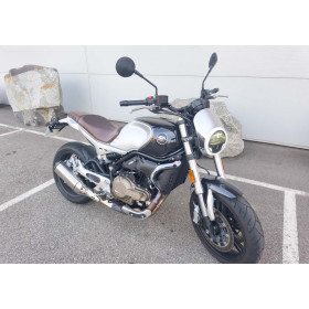 motorcycle rental QJ Motor SRV 550 A2