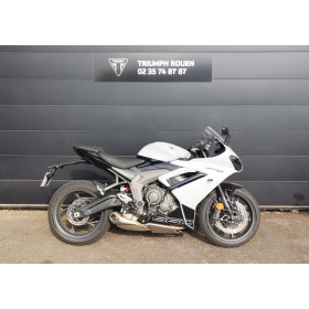 motorcycle rental Triumph Daytona 660 A2