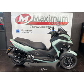 motorcycle rental Yamaha Tricity 300