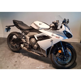 motorcycle rental Triumph Daytona 660 FULL