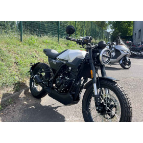 motorcycle rental Brixton 125 Crossfire