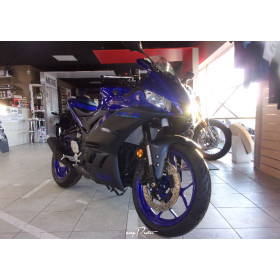 motorcycle rental Yamaha R3 A2