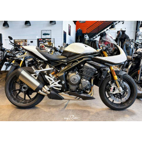 motorcycle rental Triumph Speed Triple 1200 RR