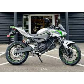 motorcycle rental Kawasaki Z e-1 125