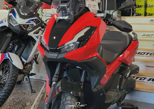 Le Mans Silence S01 scooter rental 18789