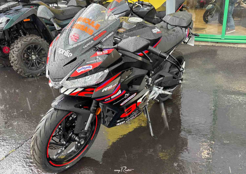 Nancy Guzzi V7 Stone motorcycle rental 14939
