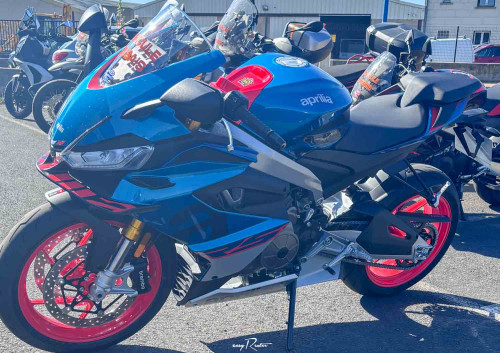 Nancy Guzzi V7 Stone motorcycle rental 14939