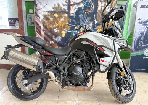 Saint-Lô Kawasaki Z650 A2 motorcycle rental 14194