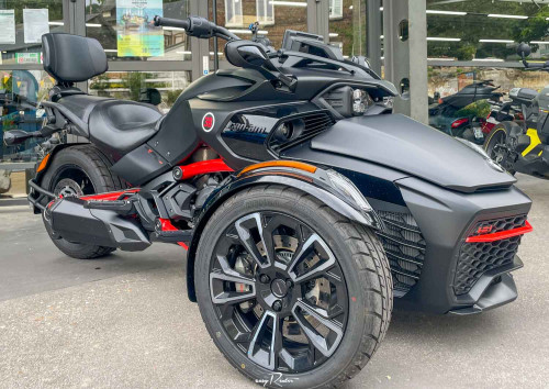 Location moto Laval Yamaha MT07 1