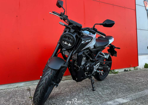 Location moto Saint-Lô Triumph Bonneville 1