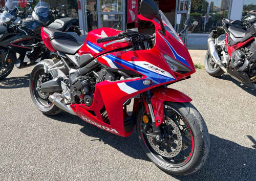 Location moto Laval Yamaha MT07 1