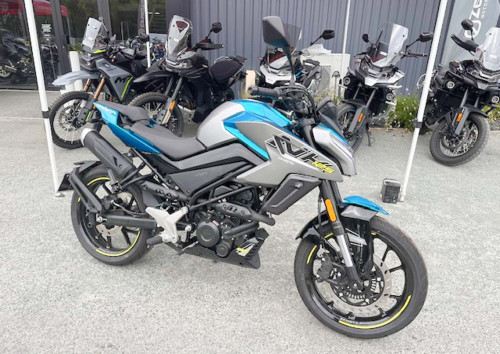 Saint-Lô Kawasaki Z650 A2 motorcycle rental 14194