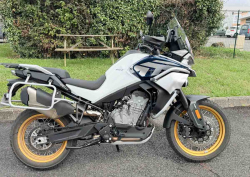 Angers KTM 890 Duke L motorcycle rental 15589