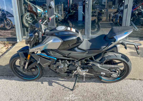 location moto metz honda 500 cbr