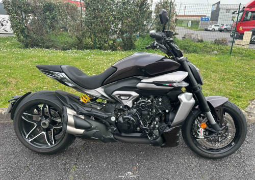 Angers KTM 890 Duke L motorcycle rental 15589