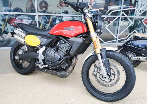 Le Mans Silence S01 scooter rental 18789