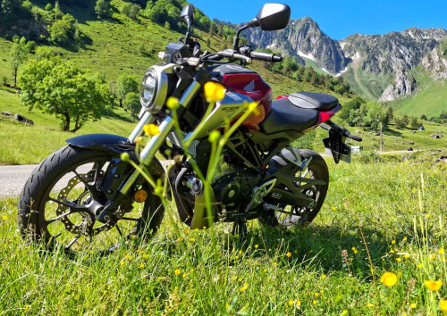 Location moto Saint-Lô Triumph Bonneville 1