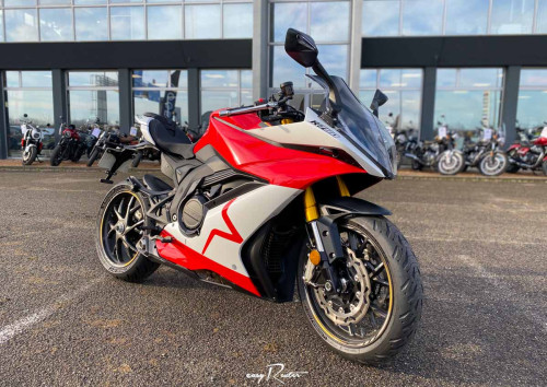 location moto metz honda 500 cbr