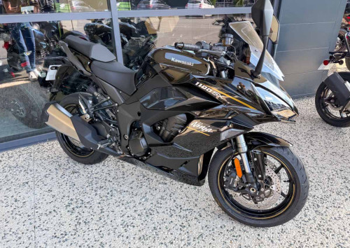 location moto metz honda 500 cbr