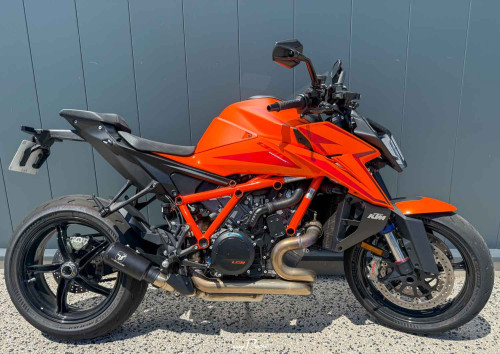 Location moto Laval Ducati 400 Scrambler 1