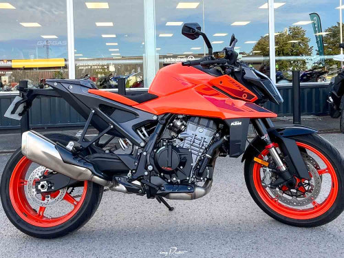 Vannes KTM 890 Adventure A2 motorcycle rental 15293