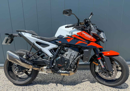 Location moto Laval Ducati 400 Scrambler 1