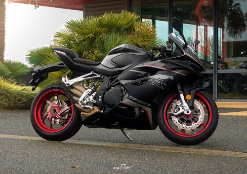 location moto electrique Valence Zero Motorcycles S (Streetfighter) 1