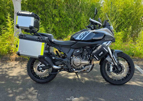 Location moto Laval Ducati 400 Scrambler 1