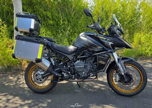 Location moto Laval Ducati 400 Scrambler 1
