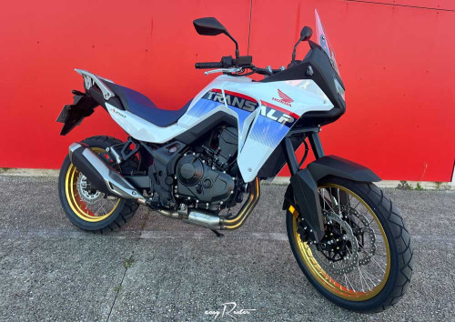 Location moto Saint-Lô Triumph Bonneville 1