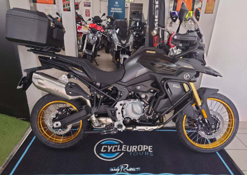 location moto metz honda 500 cbr