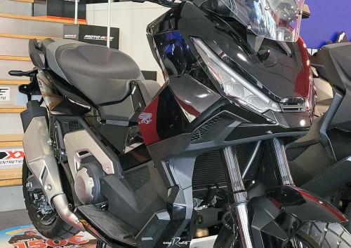 Le Mans Silence S01 scooter rental 18789