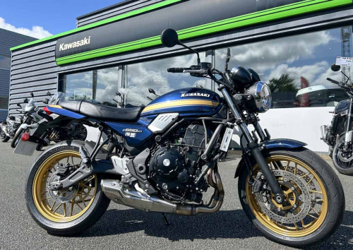 Angers Kawasaki Z900 RS motorcycle rental 15641