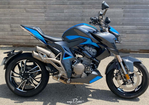 Location moto Laval Ducati 400 Scrambler 1