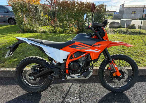 Pau Ducati Multistrada V4 S Radar motorcycle rental 18348