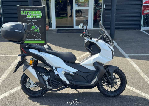 Aizenay Kawasaki Versys 650 A2 motorcycle rental 13226